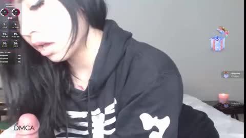 amilust online show from March 7, 7:36 pm