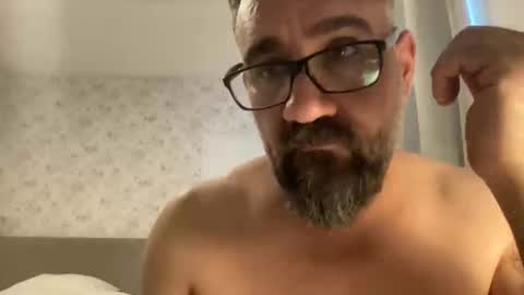 amirsds3298129 online show from May 12, 5:22 pm