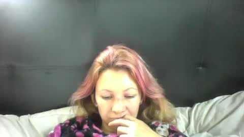 Snapshot of ammber3 chatting on February 8, 1:01 pm Paula D online show from February 8, 1:01 pm