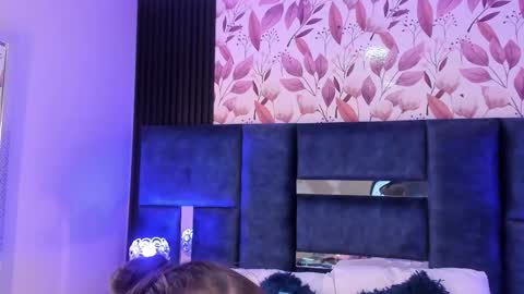 Snapshot of ammyjoness_ chatting on September 8, 7:35 pm Ammy Jones online show from September 8, 7:35 pm