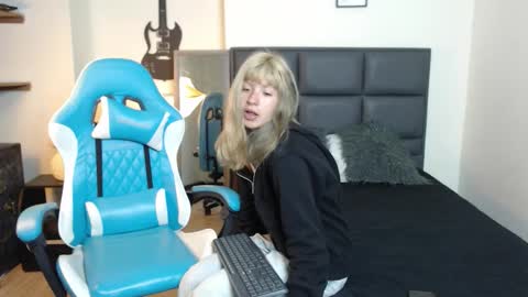 Amnesia online show from November 17, 12:52 pm