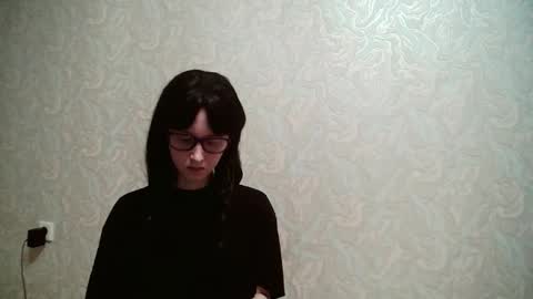 Amomira honeyx online show from December 13, 8:15 pm