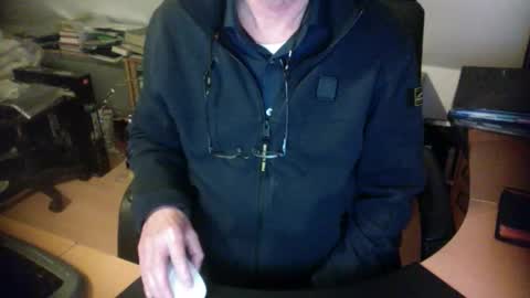 Snapshot of amor2200 chatting on January 20, 7:35 pm Amor2200 online show from January 20, 7:35 pm