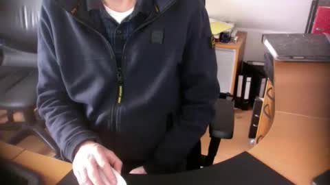 Snapshot of amor2200 chatting on February 12, 10:03 am Amor2200 online show from February 12, 10:03 am