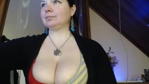 Snapshot of amorelara chatting on March 1, 11:39 am amorelara online show from March 1, 11:39 am