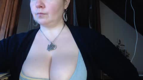 Snapshot of amorelara chatting on January 26, 12:22 pm amorelara online show from January 26, 12:22 pm