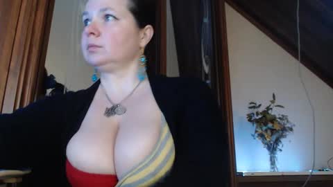 Snapshot of amorelara chatting on February 22, 2:41 pm amorelara online show from February 22, 2:41 pm
