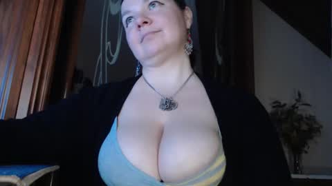 Snapshot of amorelara chatting on February 1, 1:51 pm amorelara online show from February 1, 1:51 pm