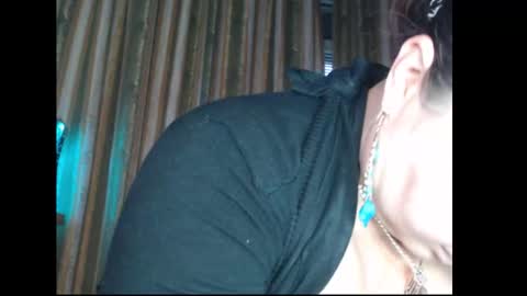 Snapshot of amorelara chatting on October 1, 5:06 am amorelara online show from October 1, 5:06 am