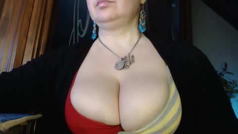 Snapshot of amorelara chatting on March 4, 4:06 am amorelara online show from March 4, 4:06 am