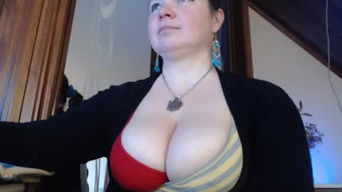 Snapshot of amorelara chatting on February 22, 11:35 am amorelara online show from February 22, 11:35 am