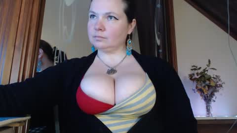 Snapshot of amorelara chatting on February 26, 12:38 pm amorelara online show from February 26, 12:38 pm