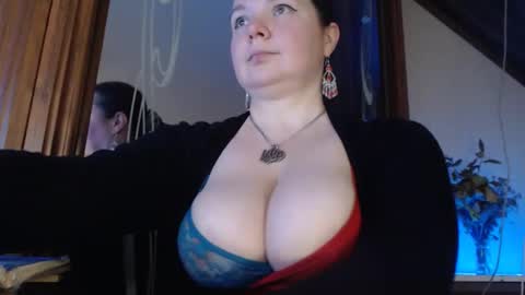 Snapshot of amorelara chatting on January 25, 7:17 am amorelara online show from January 25, 7:17 am