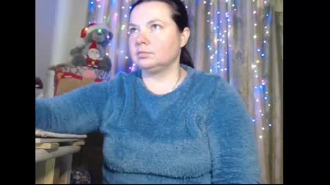 amorelara online show from December 1, 11:30 am