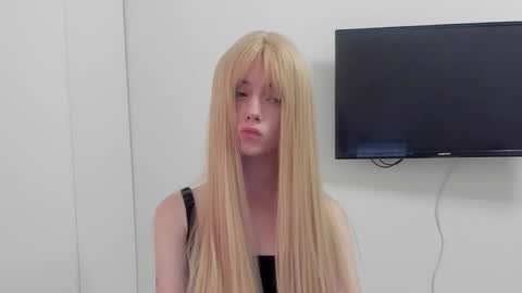 Snapshot of amy1_1 chatting on October 8, 7:58 am amy1_1 online show from October 8, 7:58 am