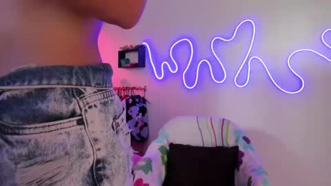 AmyEloise online show from September 30, 3:33 pm