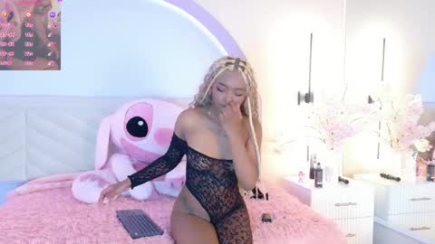 Amy online show from June 1, 8:10 pm