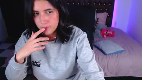 A M Y online show from March 11, 8:19 am