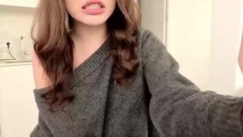 girl next door named Amy online show from March 5, 1:20 pm