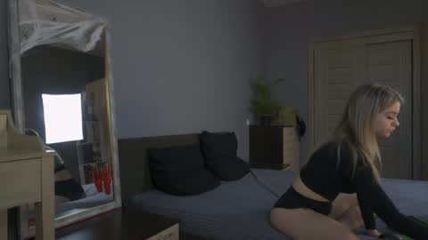 amylanee online show from November 20, 8:13 am