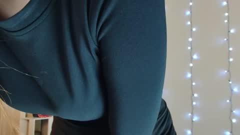 amylanee online show from December 5, 8:46 am