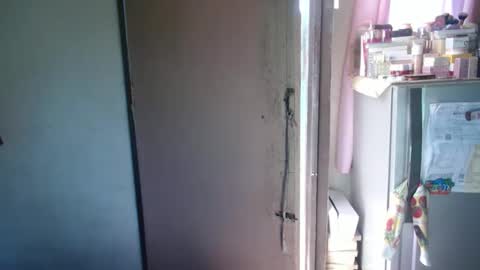 amysweetbabe online show from April 18, 12:01 am