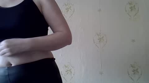 amyvalentine1 online show from April 14, 6:16 am