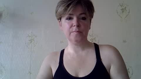 amyvalentine1 online show from April 7, 6:15 am