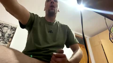 Snapshot of amyyrlikesdeep chatting on October 13, 1:40 am amyyrlikesdeep online show from October 13, 1:40 am