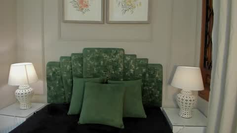 Ana  online show from March 4, 10:46 am