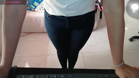 Snapshot of ana_hotmilf chatting on October 8, 12:00 pm Ana online show from October 8, 12:00 pm