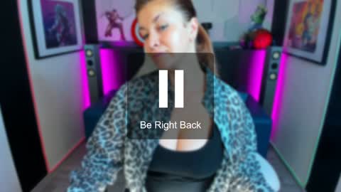 Snapshot of ana_mills chatting on December 4, 11:24 am Ana online show from December 4, 11:24 am