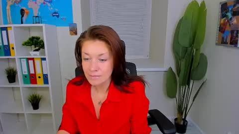 Snapshot of ana_mills chatting on October 10, 10:21 am Ana online show from October 10, 10:21 am