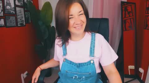 Snapshot of ana_mills chatting on September 11, 3:02 pm Ana online show from September 11, 3:02 pm