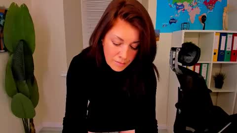 Snapshot of ana_mills chatting on October 18, 3:27 pm Ana online show from October 18, 3:27 pm