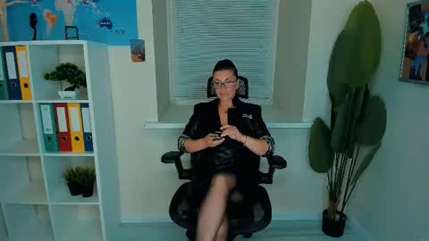 Snapshot of ana_mills chatting on September 13, 10:06 am Ana online show from September 13, 10:06 am