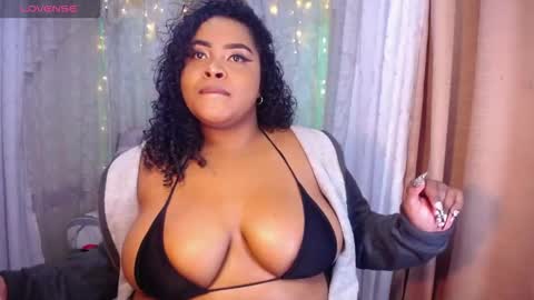 Snapshot of ana_off_alana chatting on October 9, 11:43 pm Ana online show from October 9, 11:43 pm