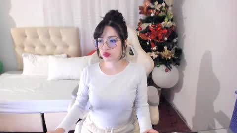 Im anna but you can call me as you want online show from November 10, 9:17 pm