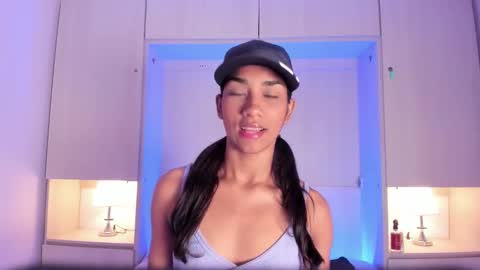 anaacollins_ online show from February 11, 11:36 am