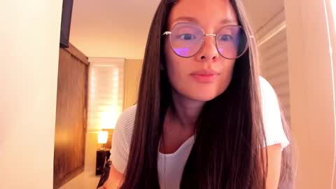 Snapshot of anabel_25 chatting on September 12, 6:43 pm Anabel online show from September 12, 6:43 pm