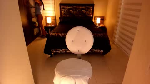Snapshot of anabel_25 chatting on October 8, 8:15 pm Anabel online show from October 8, 8:15 pm