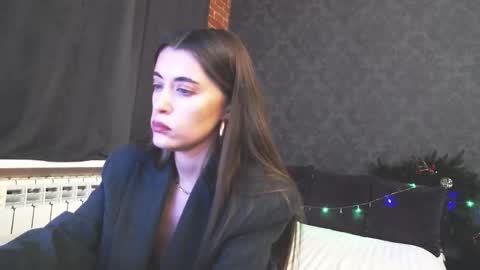 Anna online show from December 17, 2:24 pm