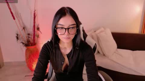 ANABEL WOLF  online show from March 25, 3:41 pm