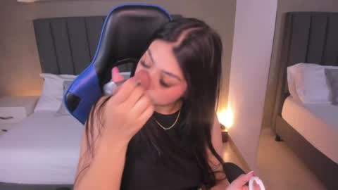 A N A online show from April 6, 1:45 pm