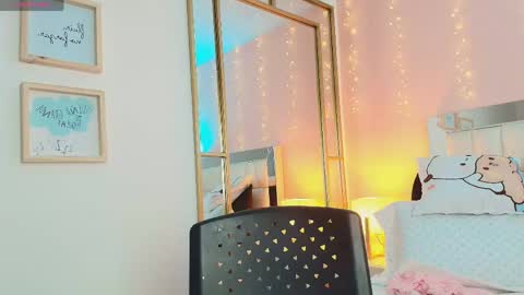 Anahi  online show from May 12, 7:12 pm