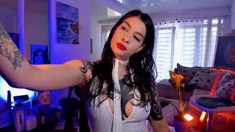 Mariana  online show from February 8, 2:05 pm