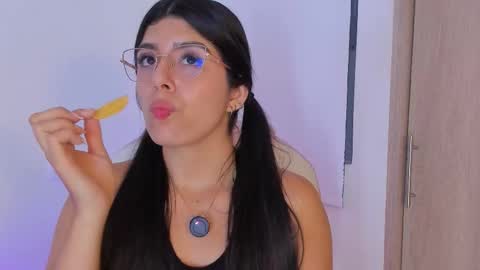 Anastacia online show from November 5, 6:15 am