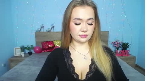 anastacyyellig online show from January 23, 8:04 am