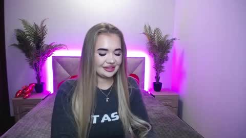 anastacyyellig online show from October 9, 1:22 am