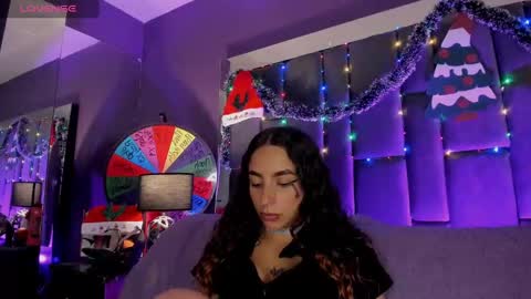   online show from December 12, 8:43 pm